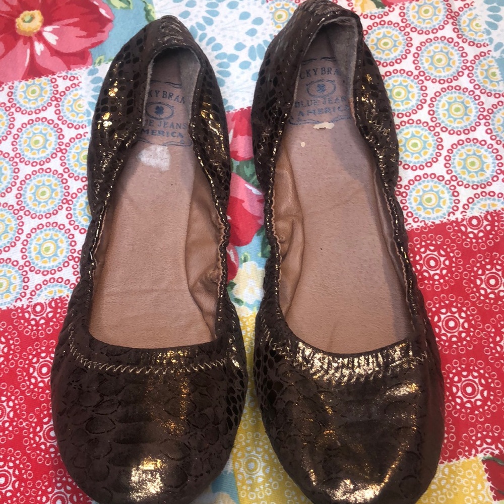 Lucky brand flats